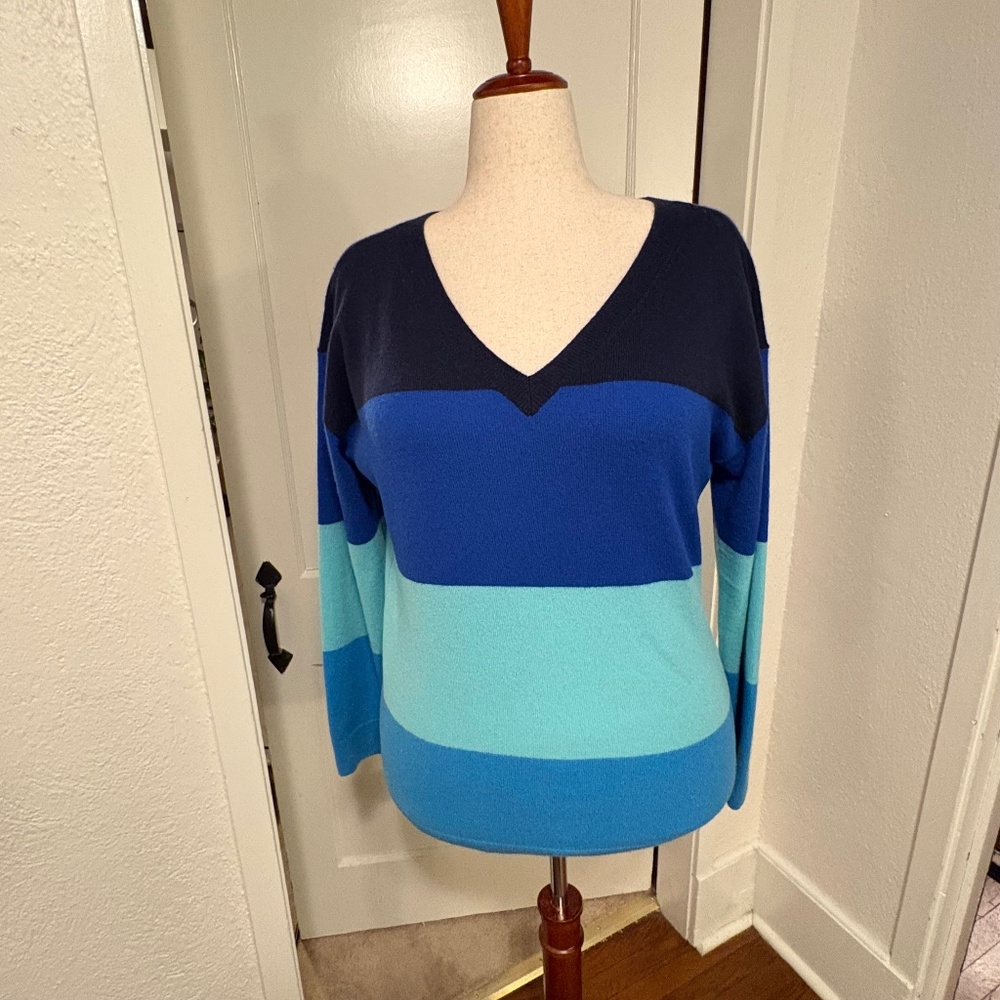 Talbots  Color Block Blue 100% Cashmere V Neck Sweater, Excellent Condition L
